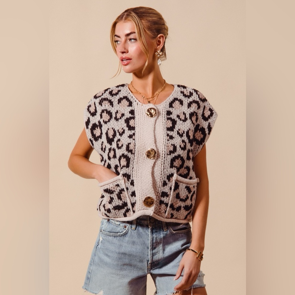 SO ME Big Metal Button Front Leopard Sweater Vest Top